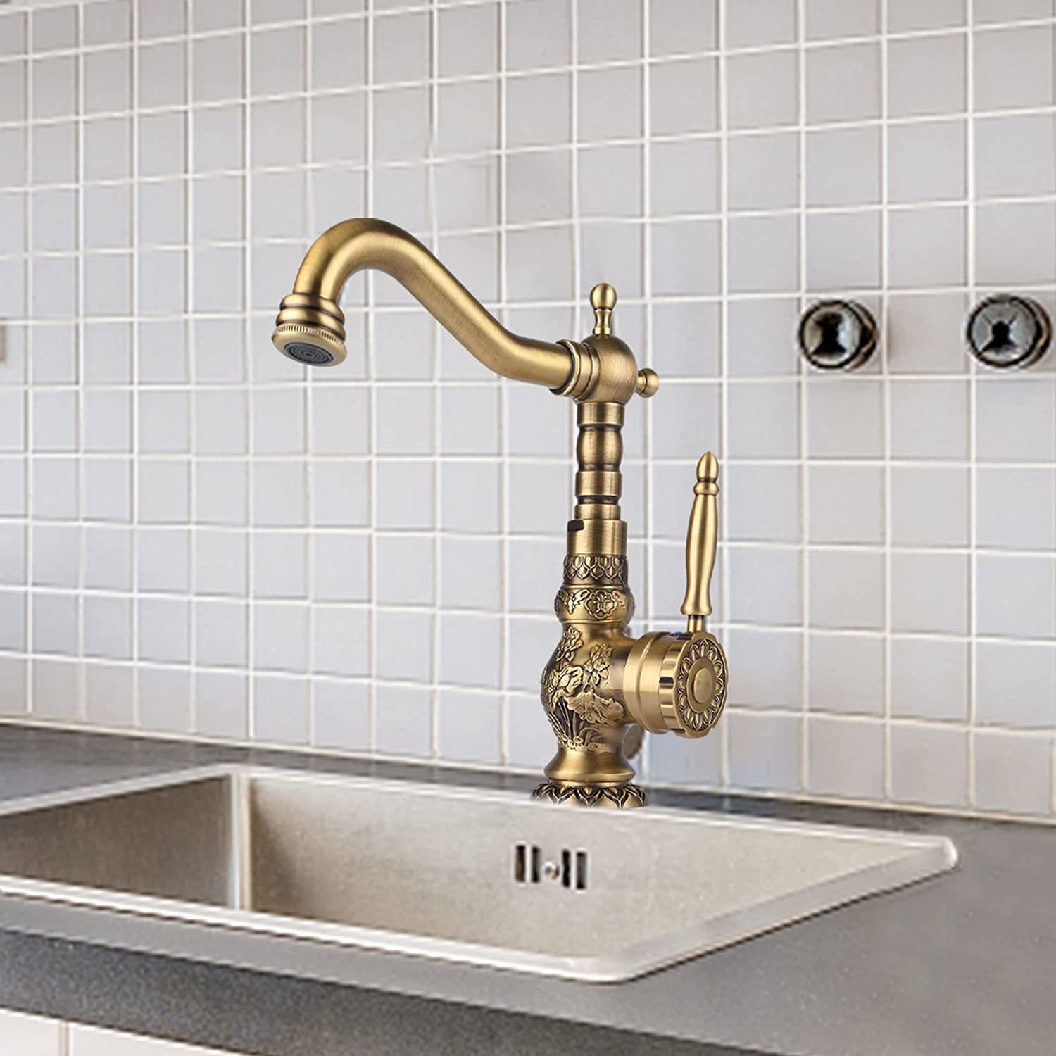 Latest company Cases about Durable and Practical Brass Washbasin Faucet with Carved Antique Design